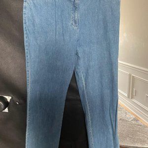 NWT HAGGARD LADIES  EMBROIDERED JEANS.